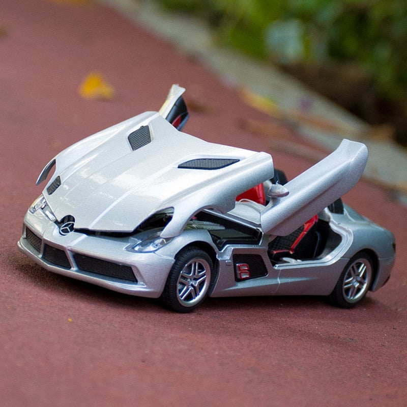 1:24 Mercedes Benz SLR Convertible Die Cast
