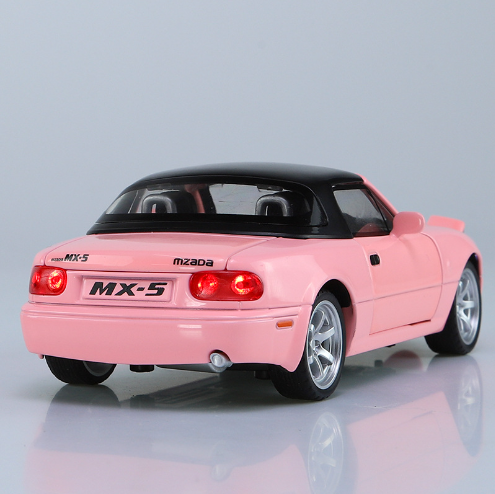 1:24 Scale Mazda MX-5 Alloy Car Model