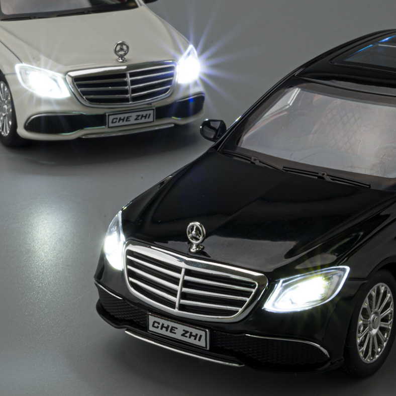 1:24 Mercedes Benz E300 Diecast Model