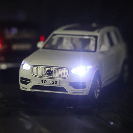 1:32 Volvo XC90 Alloy Car Model