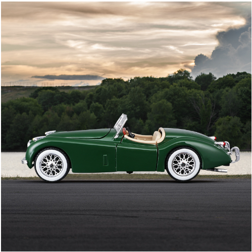 1:24 Jaguar XK120 Diecast Model