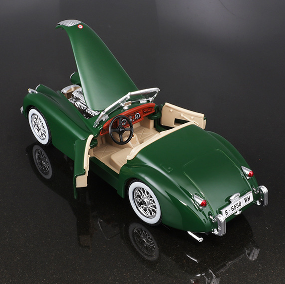 1:24 Jaguar XK120 Diecast Model