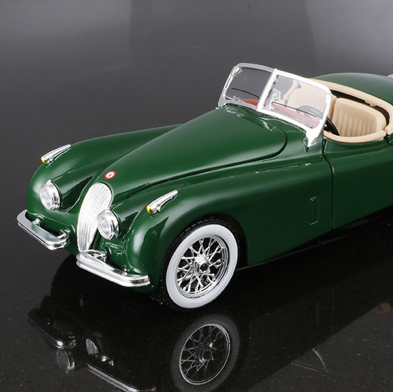 1:24 Jaguar XK120 Diecast Model