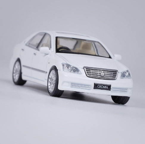 1:64 Toyota Crown 12th Generation Diecast Model