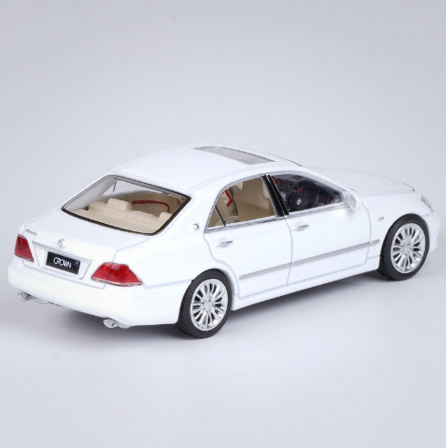1:64 Toyota Crown 12th Generation Diecast Model