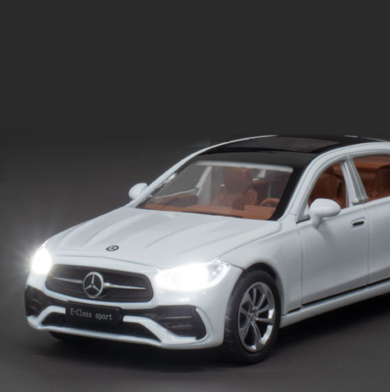 1:32 Mercedes Benz E300L Diecast Model