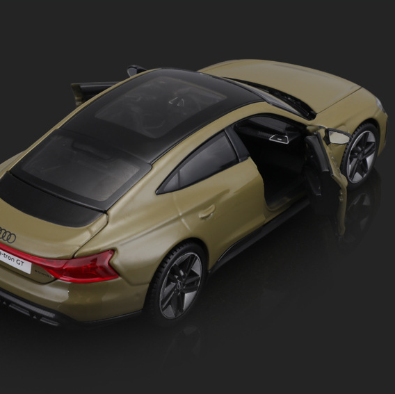 1:24 2022 Audi RS GT Diecast Model – Precision Meets Performance
