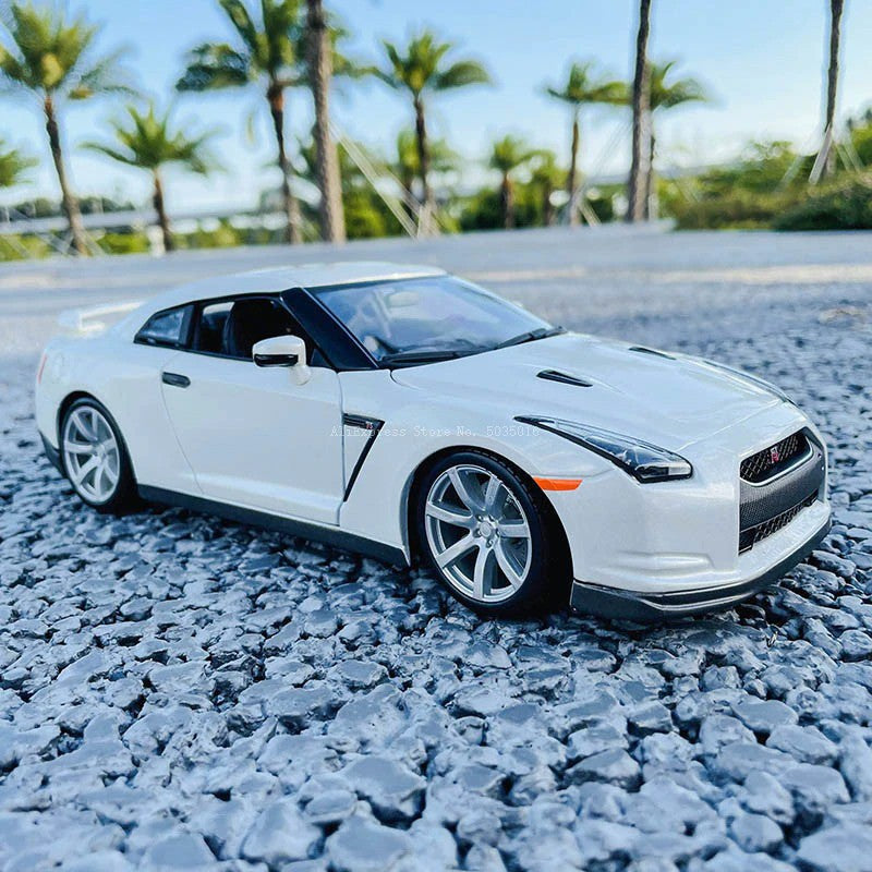 1:18 Nissan GTR