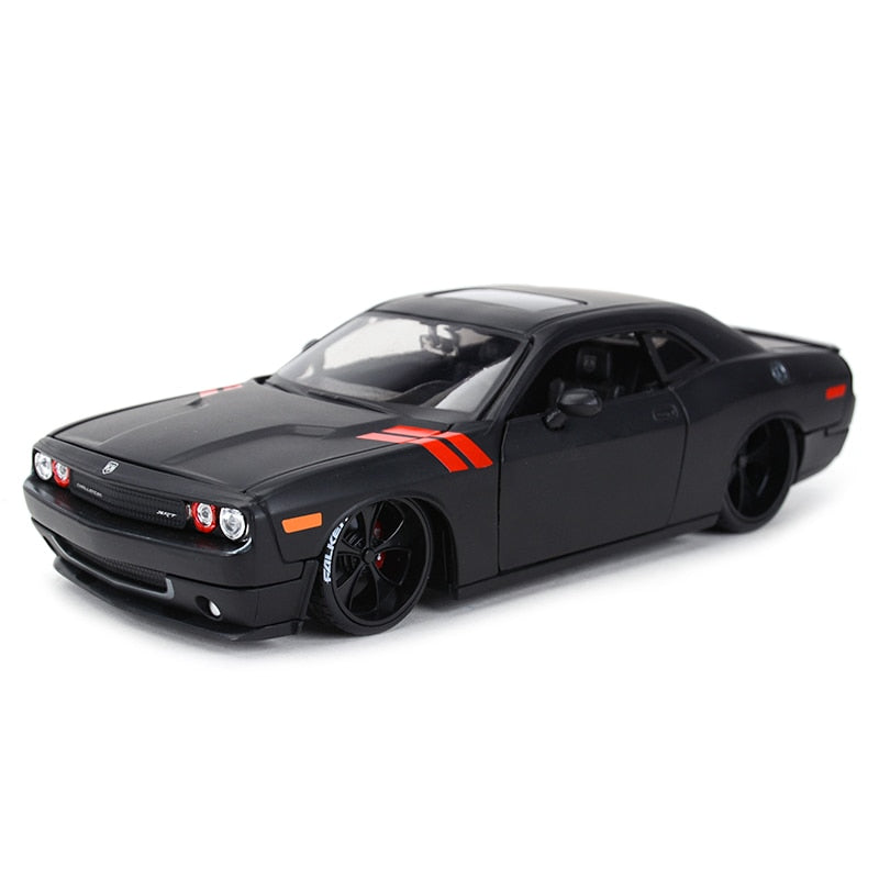 1:24 2008 Dodge Challenger Die Cast