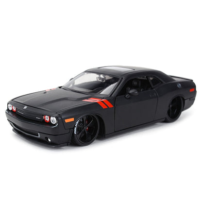 1:24 2008 Dodge Challenger Die Cast