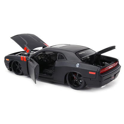 1:24 2008 Dodge Challenger Die Cast