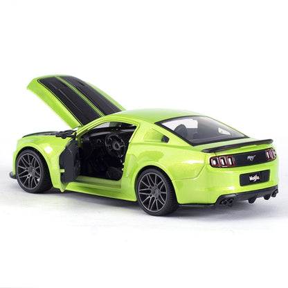 1:24  Ford Mustang Die Cast