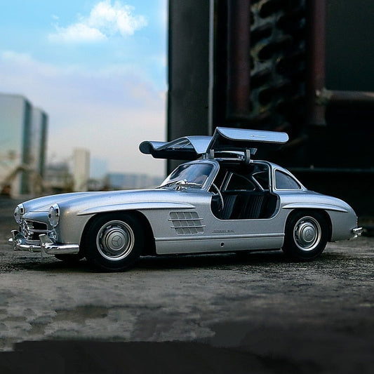 1:24  Mercedes Benz 300SL Die Cast