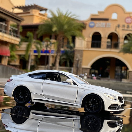 1:32 Mercedes Benz  C63S Coupe  Die Cast