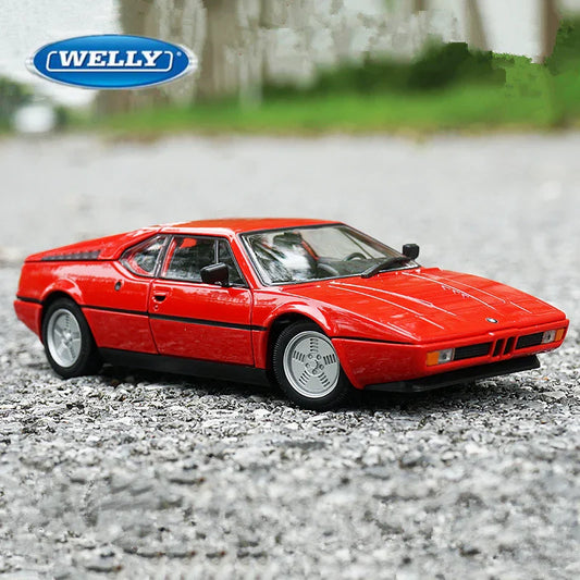 1:24 BMW M1  Die Cast