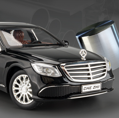 1:24 Mercedes Benz E300 Diecast Model