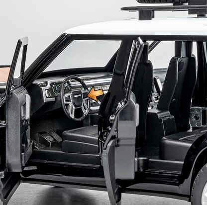 1:24 Licensed Land Rover Defender Outdoor Edition Alloy Model