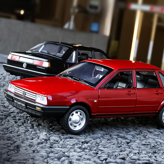 1:24 Volkswagen Santana Alloy Model Car - Classic Design, Timeless Appeal