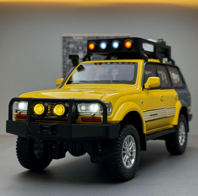 1:24 Land Cruiser LC80 Diecast Model