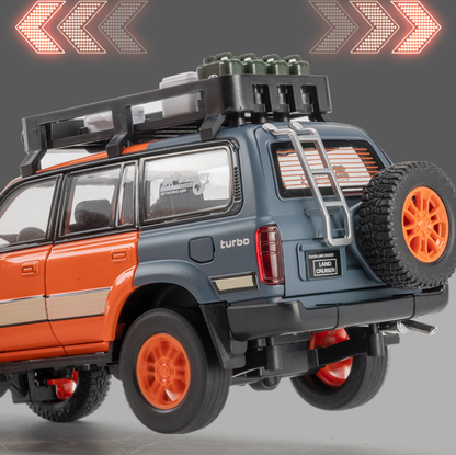 1:24 Land Cruiser LC80 Diecast Model