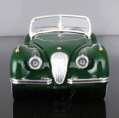 1:24 Jaguar XK120 Diecast Model